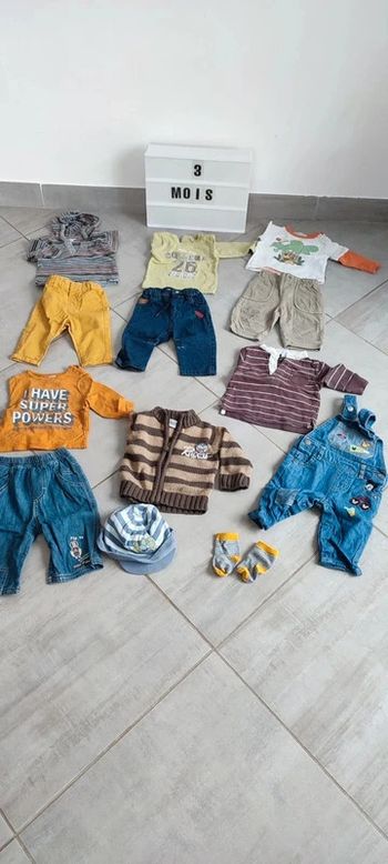 lot de vêtement garçon demi-saison3 mois
