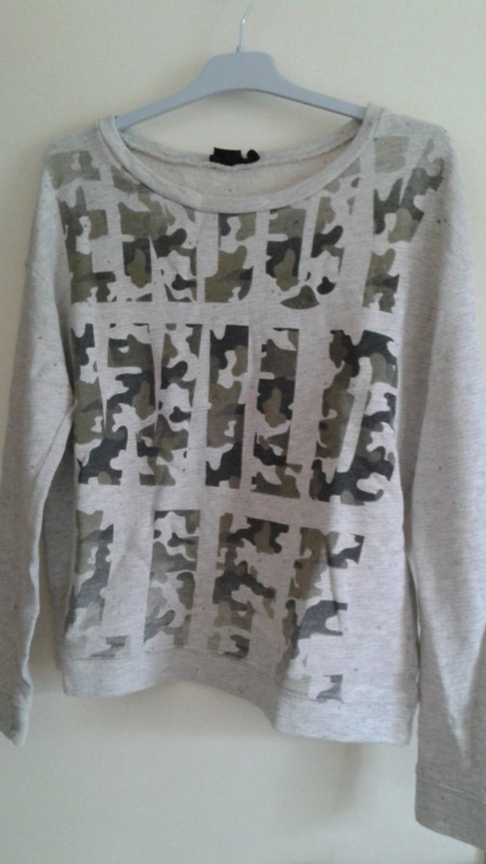 Sweat jennyfer taille S