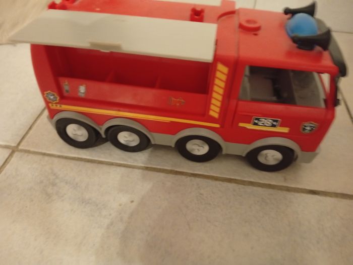 Camion de pompier - photo numéro 2