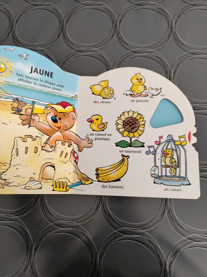 Livre éducatif sur l'apprentissage des couleurs - photo numéro 3