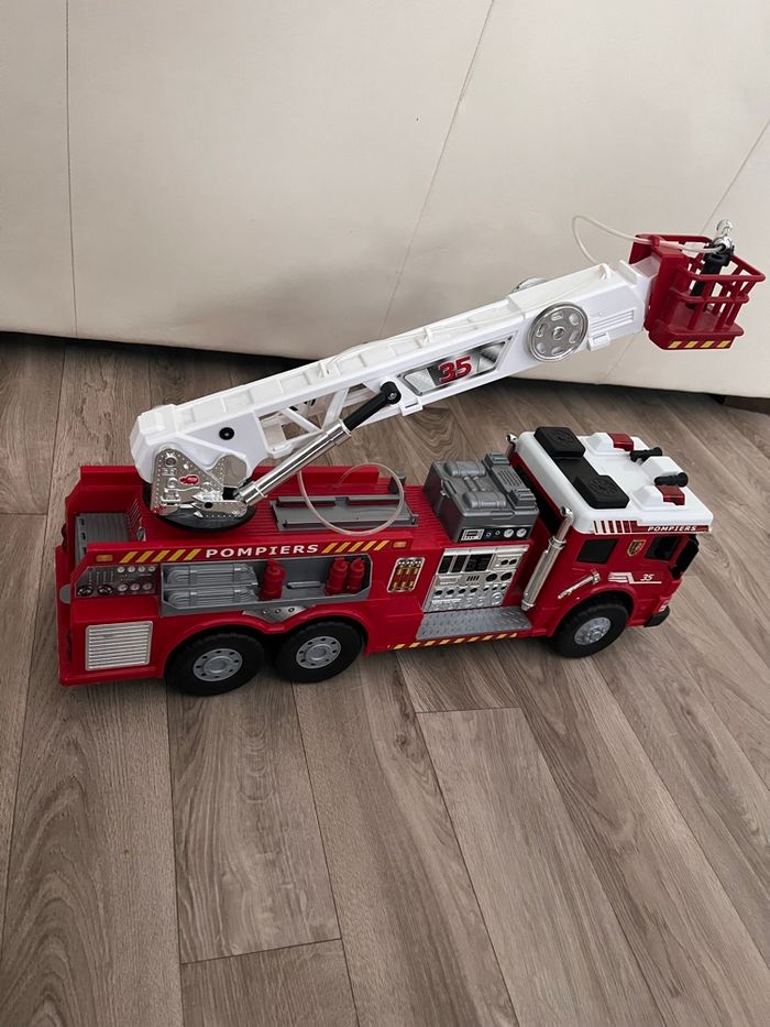 Camion de pompier - photo numéro 4