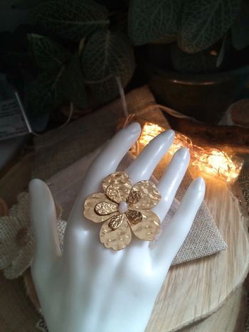 Bague bohème grosse fleur et pierre de lune