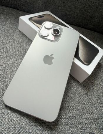 I P h o n e 15 pro max