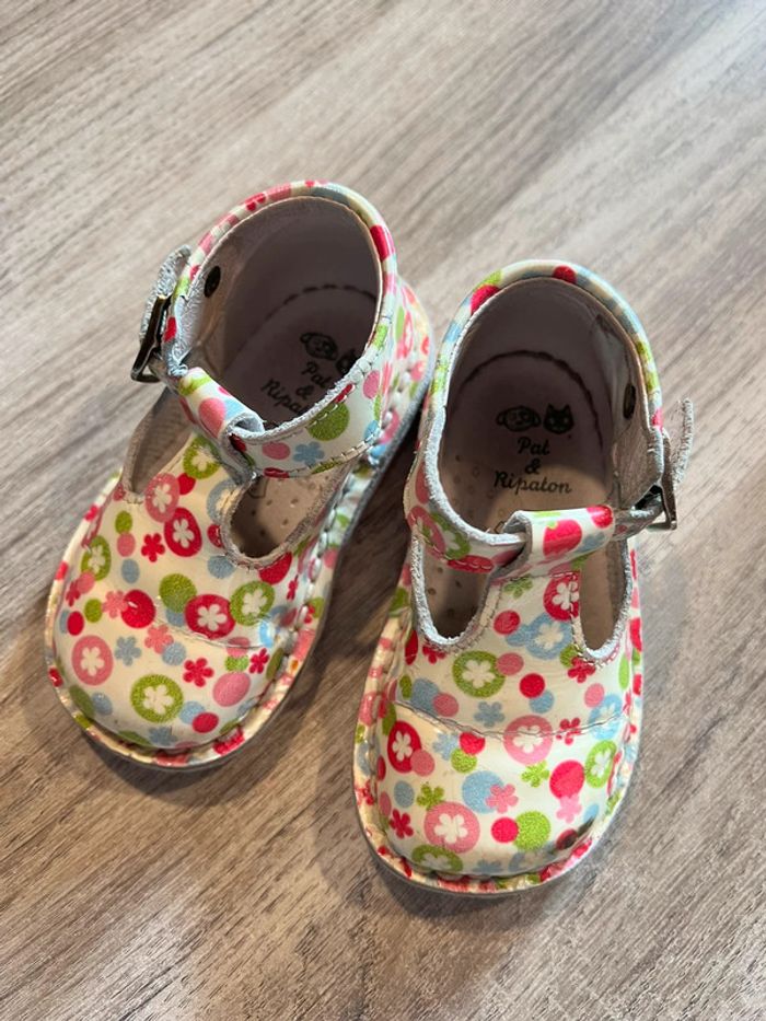 Chaussures bébé fleurie - photo numéro 3