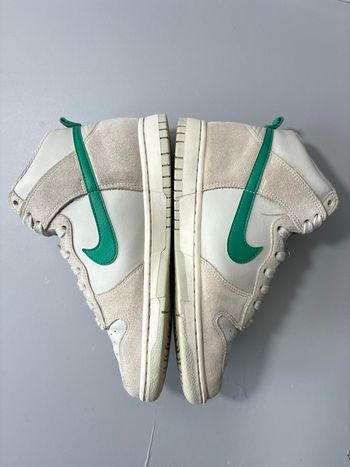 Baskets Nike dunk High beige pointure 40.5 très bon état 