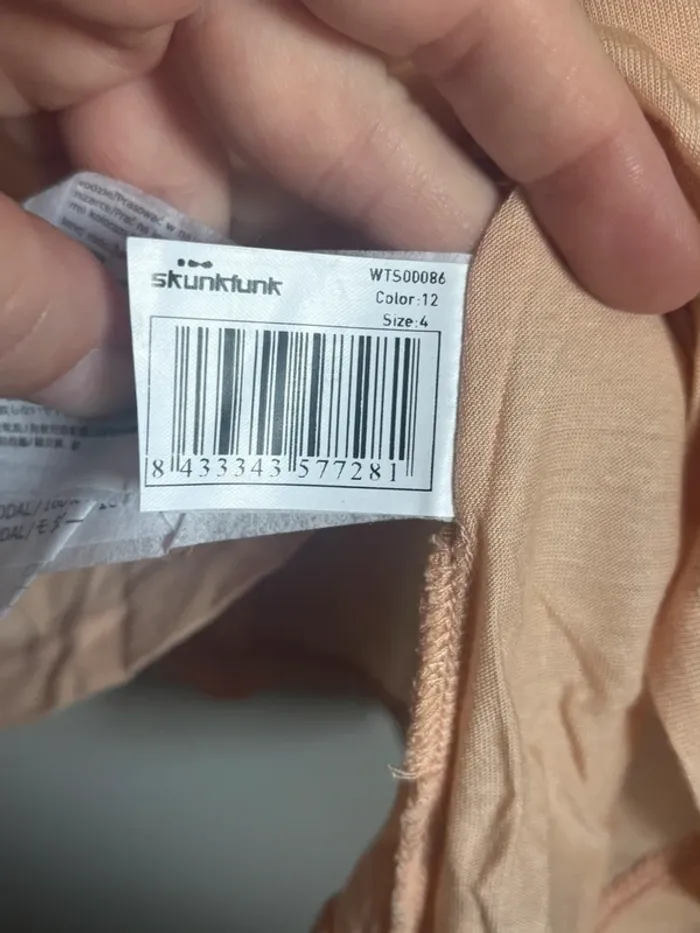 Débardeur t-shirt  femme taille 4 (42)  neuf - photo numéro 3