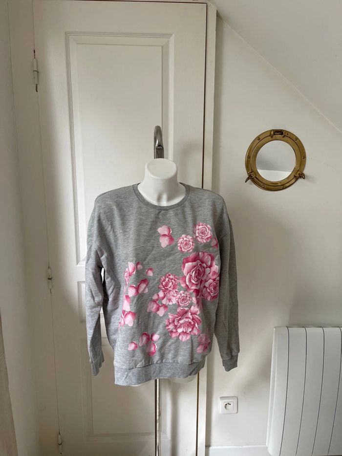 Pull à fleurs - photo numéro 2