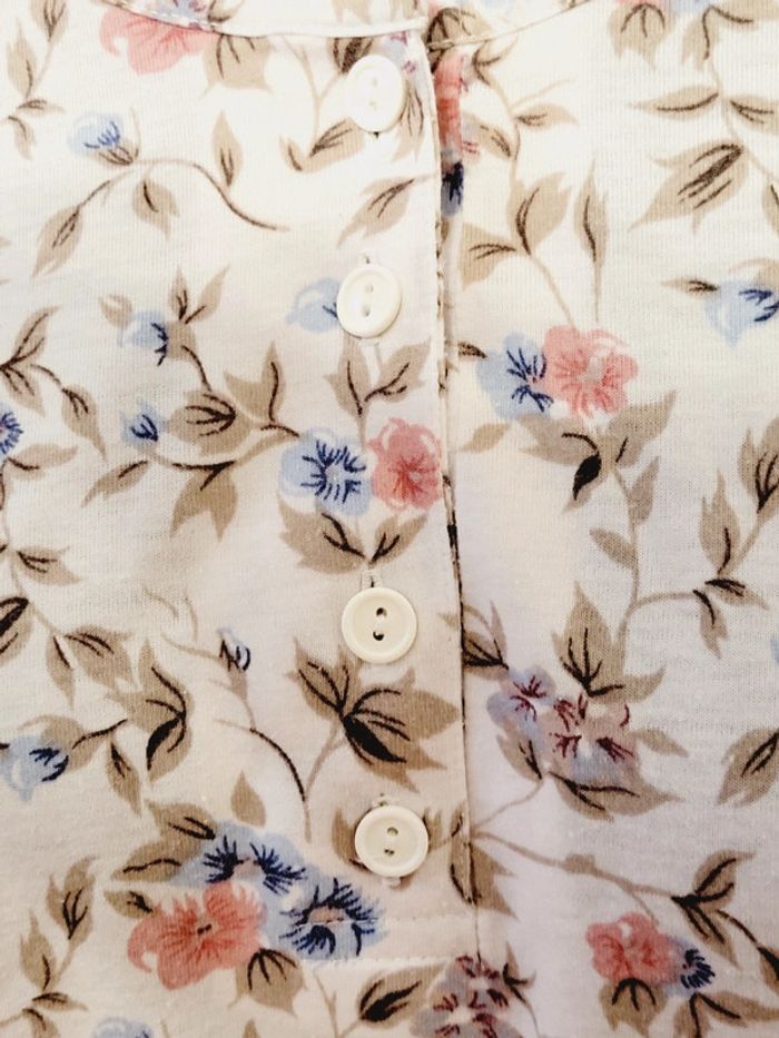 Joli tee shirt motifs fleurs blanc rose bleu marron marque C&A taille 40 - photo numéro 4