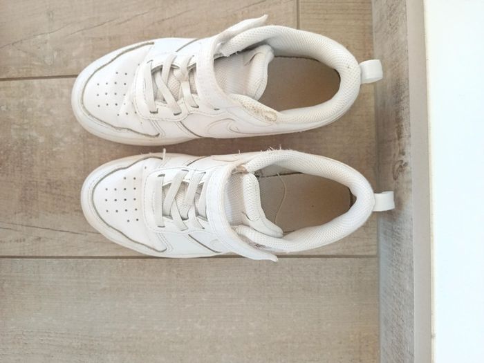 Baskets Nike pointure 33 - photo numéro 2