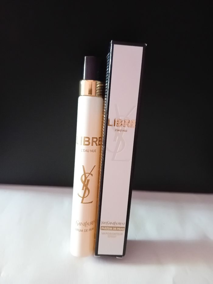 Vaporisateur de sac libre l eau nue ysl. Contenance 10 ml. Neuf