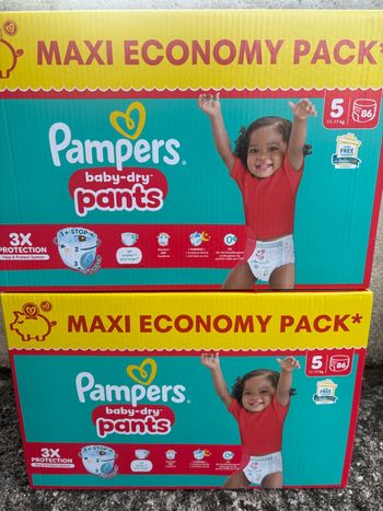 Couches Pampers taille 5 pants (X 2 cartons) neuf