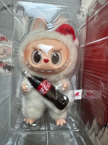 Labubu coca cola pop Mart 