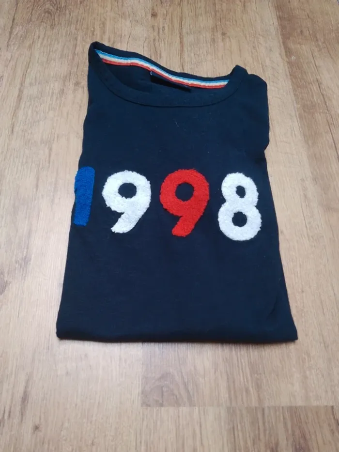 Tee shirt