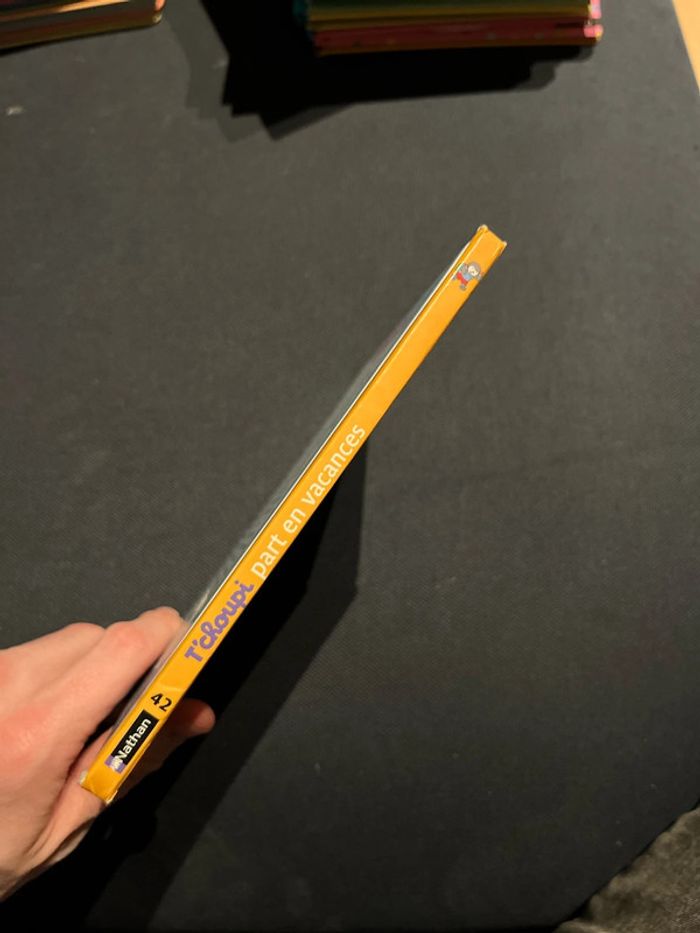 Livre pour enfants tchoupi part en vacance - photo numéro 2