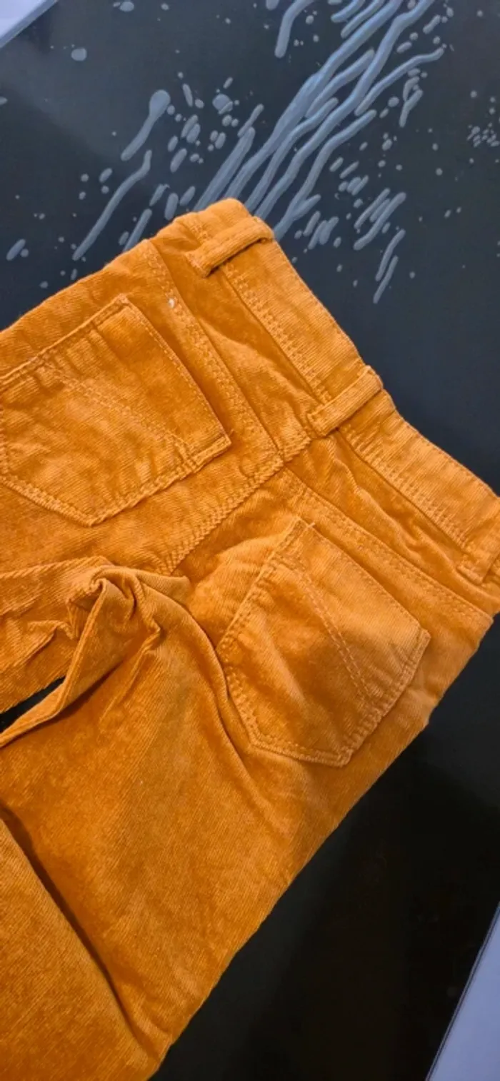 Pantalon daim moutarde Kiabi 3 ans - photo numéro 4