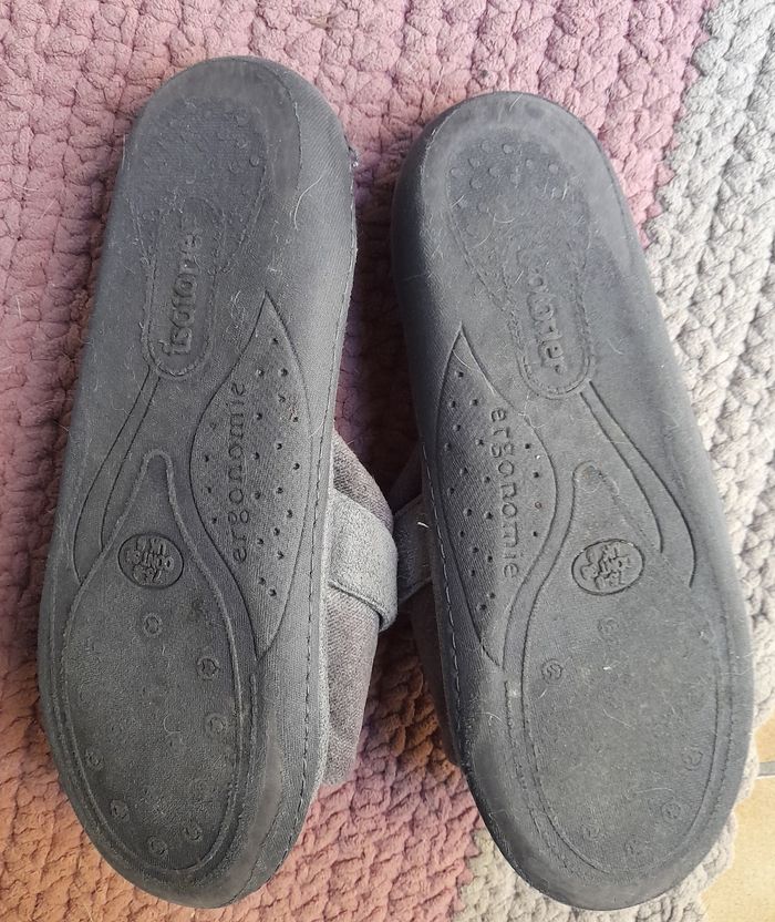 Pantoufles femme Isotoner pointure 38 - photo numéro 2
