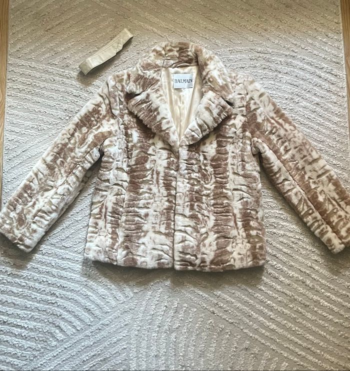 Manteau de fourrure de luxe femme, neuf jamais porté avec ceinture marque « Balmain » taille 42, XL large