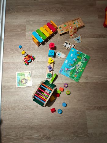 Lot jouets en bois