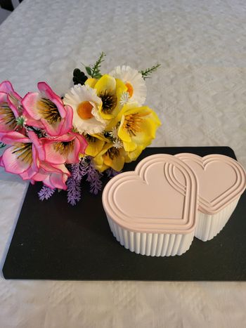 Boîte a bijoux artisanal en plâtre-double cœur-vieux rose et blanc 