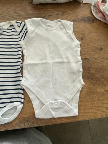 Lot Bodies sans manches 