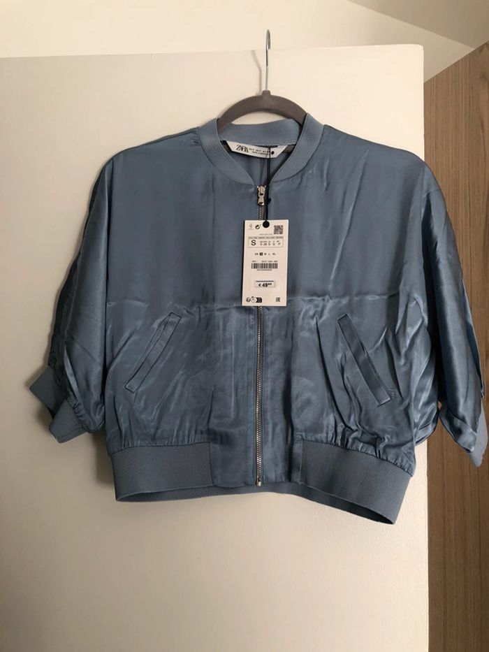 Superbe beau blouson aviateur court satiné Zara neuf avec étiquette taille S