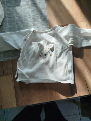 Vends pull 3 mois