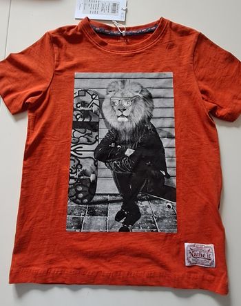 Tee-shirt neuf avec étiquette garçon 7 ans