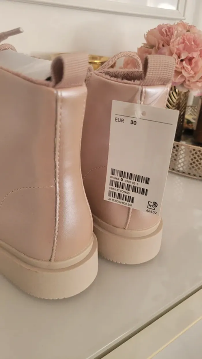 Bottines roses à lacets taille 30 neuves - photo numéro 5