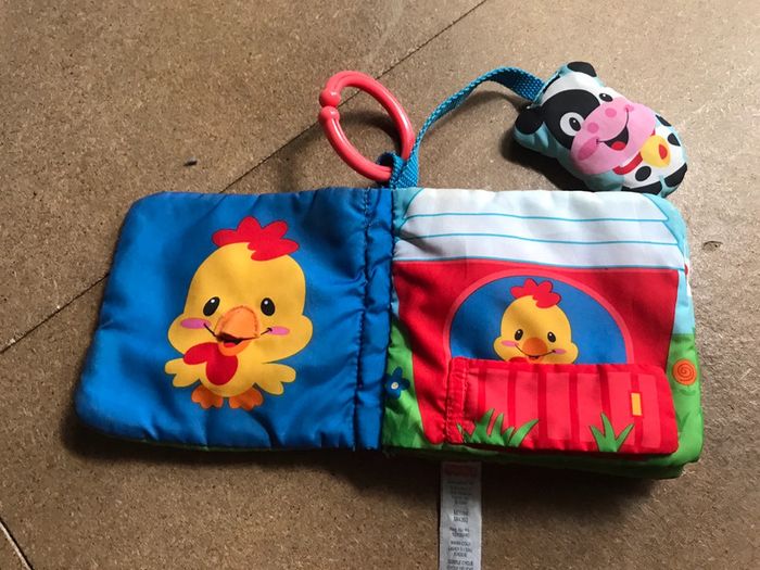 Livre d’éveil Fisher Price la ferme - photo numéro 3