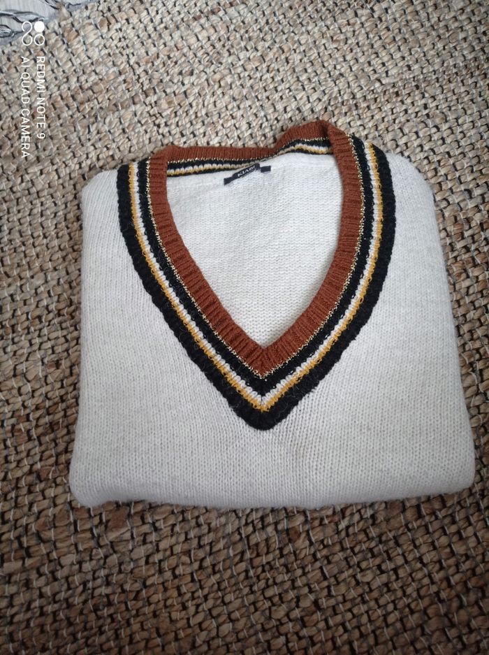 Pull crème a col V Kiabi taille M très bon état - photo numéro 4