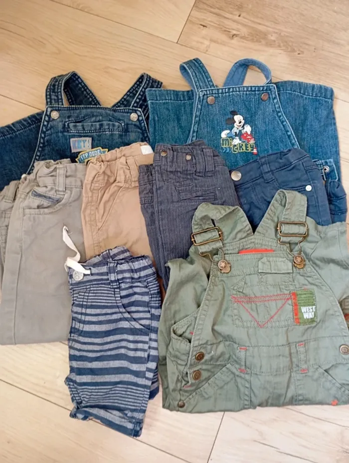 Lot vêtements taille 12 mois