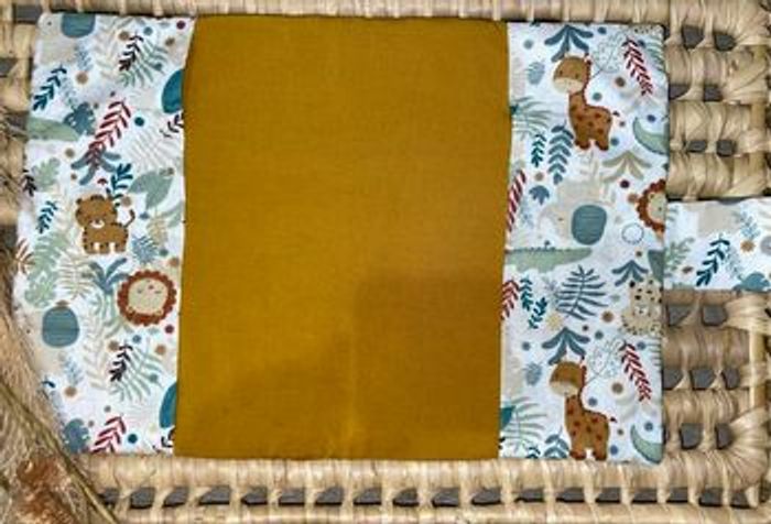 Protège carnet de santé en velours et tissu à motifs - photo numéro 2