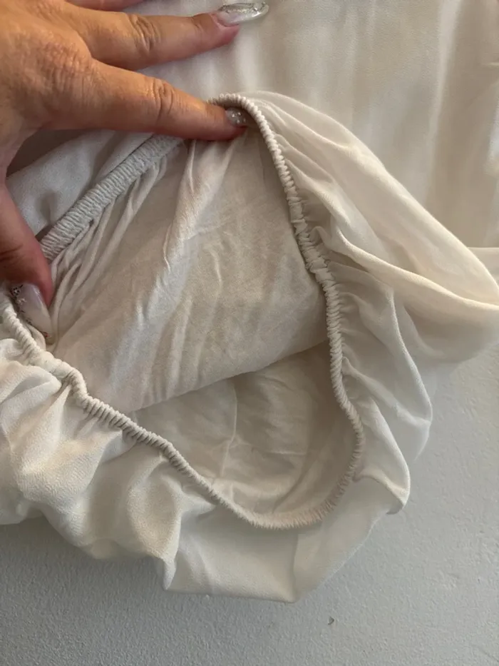 Haut blanc avec perles 6 ans ( Zara) - photo numéro 6