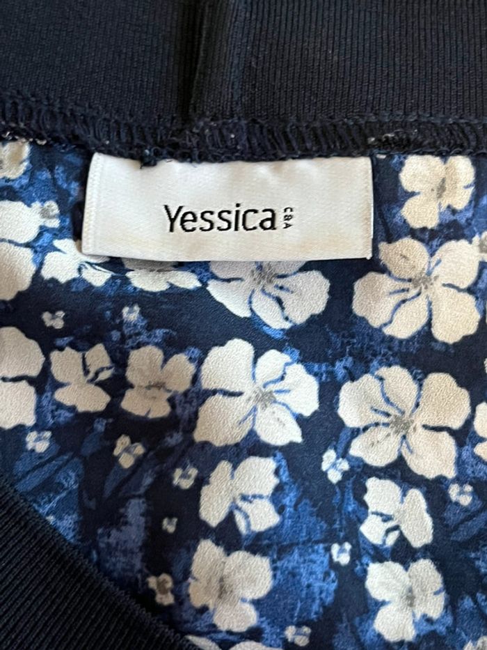 Je vend un haut femme très bon état - photo numéro 3