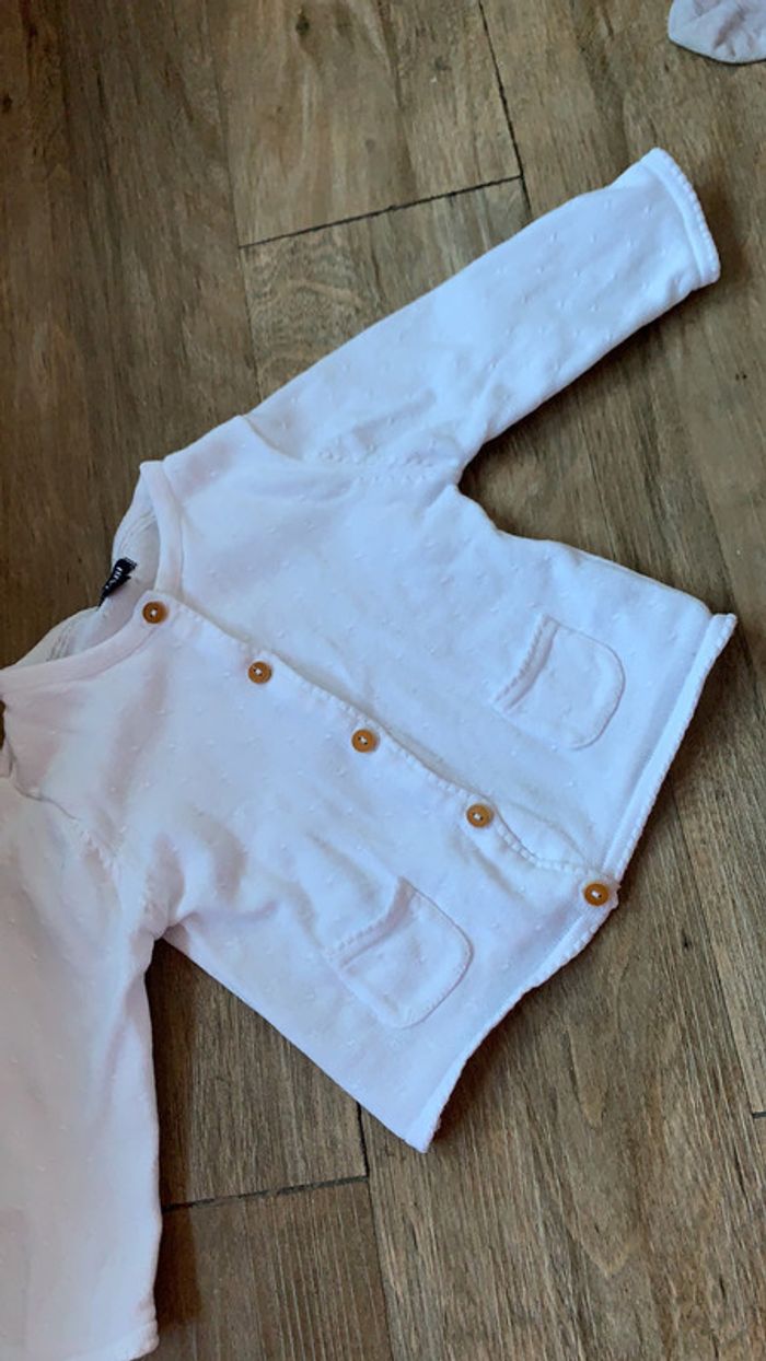 Ensemble Robe blanche brodée + gilet blanc 9 mois - photo numéro 2