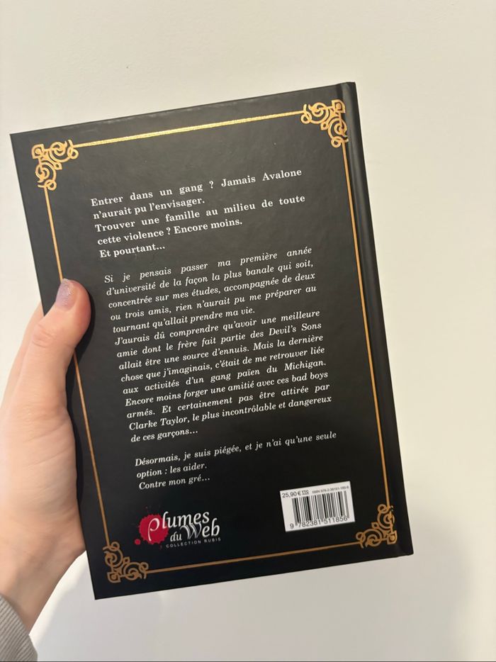 The Devil’s Sons livre collector - photo numéro 3