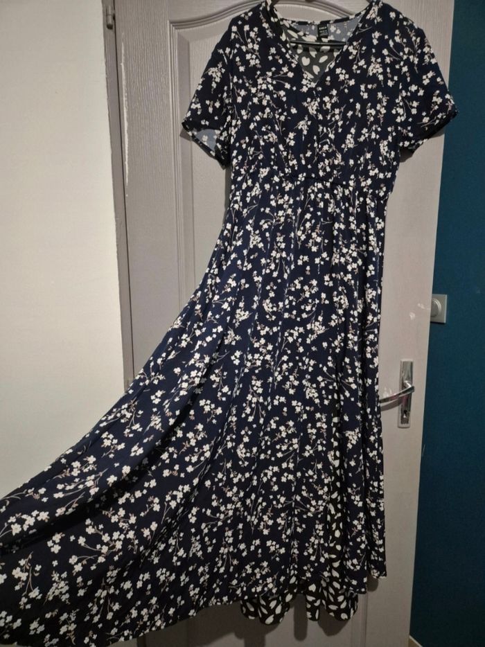 Robe neuve taille l