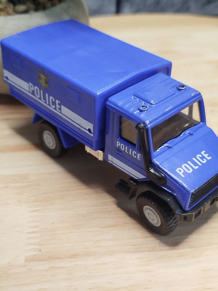 Voiture Police Welly - photo numéro 4