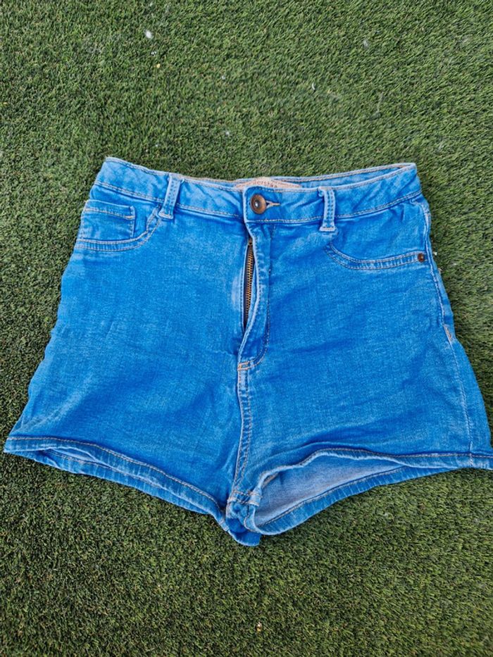 Short bershka taille S 36 bleu