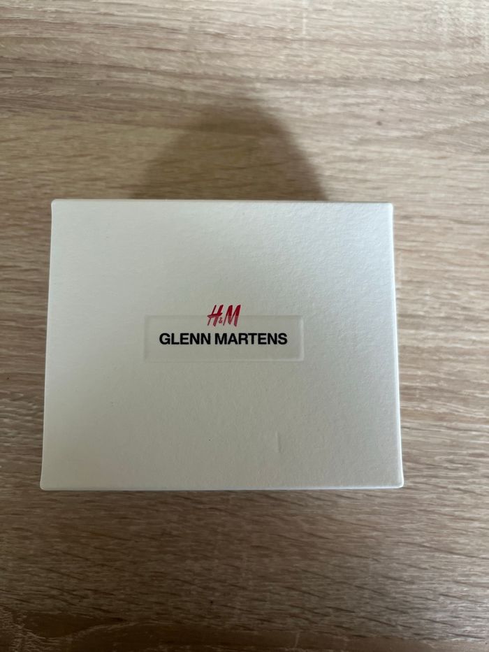 Boucle d’oreilles H&M x Glenn Martens