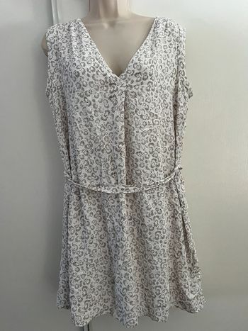 Robe Sud, express, taille M blanc beige un peu Kakie