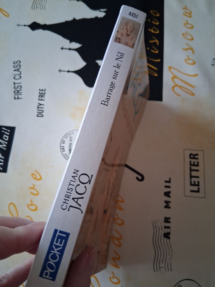 Livre de poche Barrage sur le Nil de Jacq - photo numéro 2