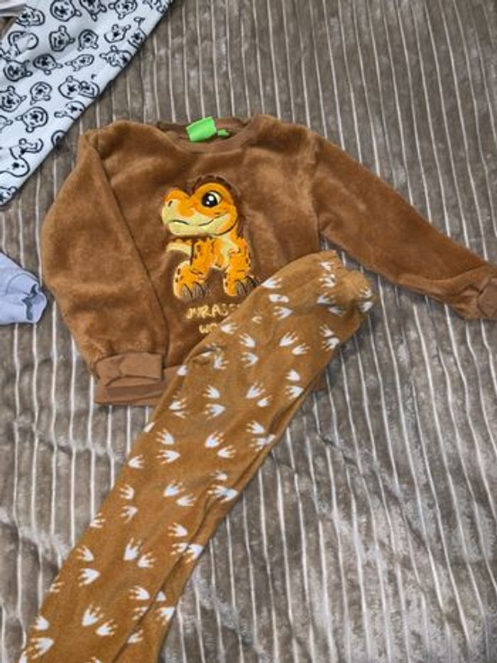Lot de 3 pyjamas en polaire  – Taille 5 ans – Chauds & tout doux – Comme neufs ! - photo numéro 4