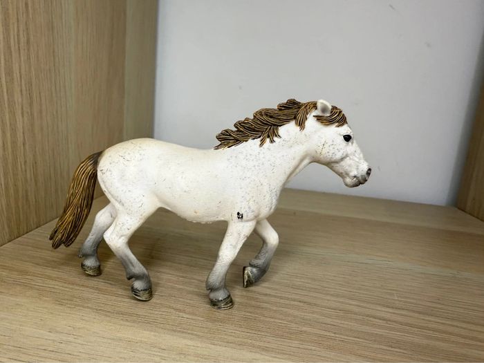 Jument camarguaise schleich