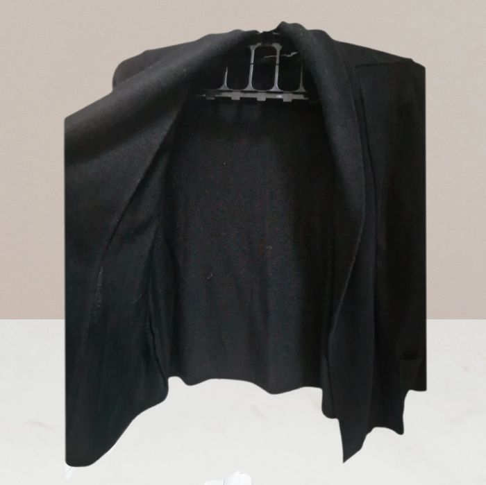 Magnifique petit gilet noir taille 10 ans - photo numéro 3