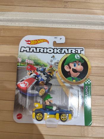 Voiture hot wheels Mario kart Luigi