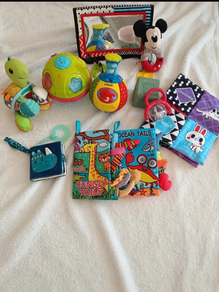 Lot jouets d'éveil