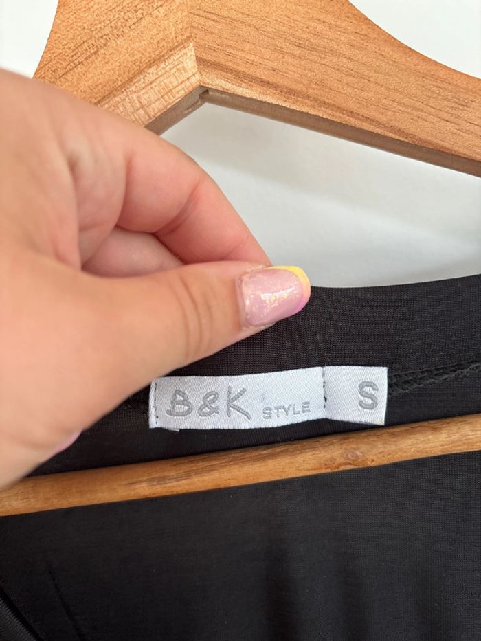 Robe noire - photo numéro 6