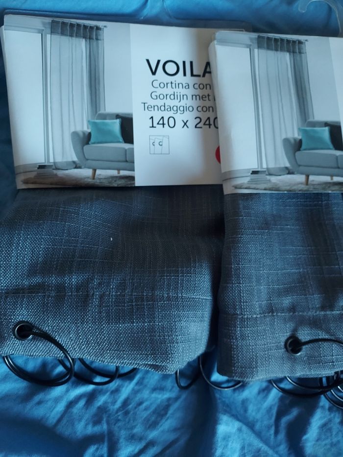 Une paire de rideaux prêt a poser - photo numéro 1