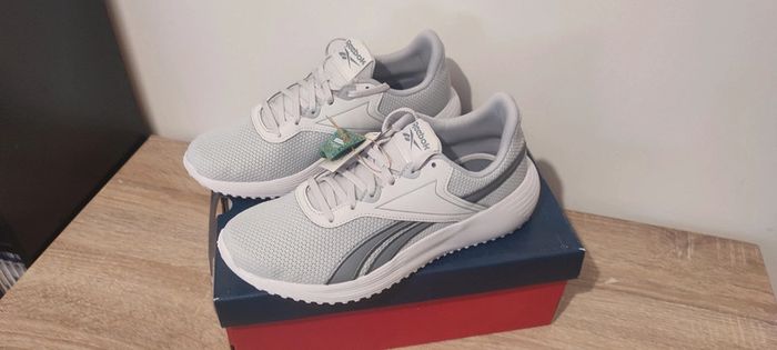 Baskets Reebok lite 3